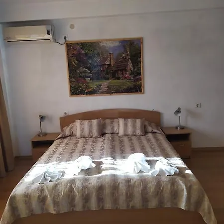 Къща За Гости Вила Пепина אובזור