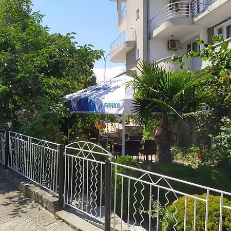 בית הארחה Къща За Гости Вила Пепина אובזור